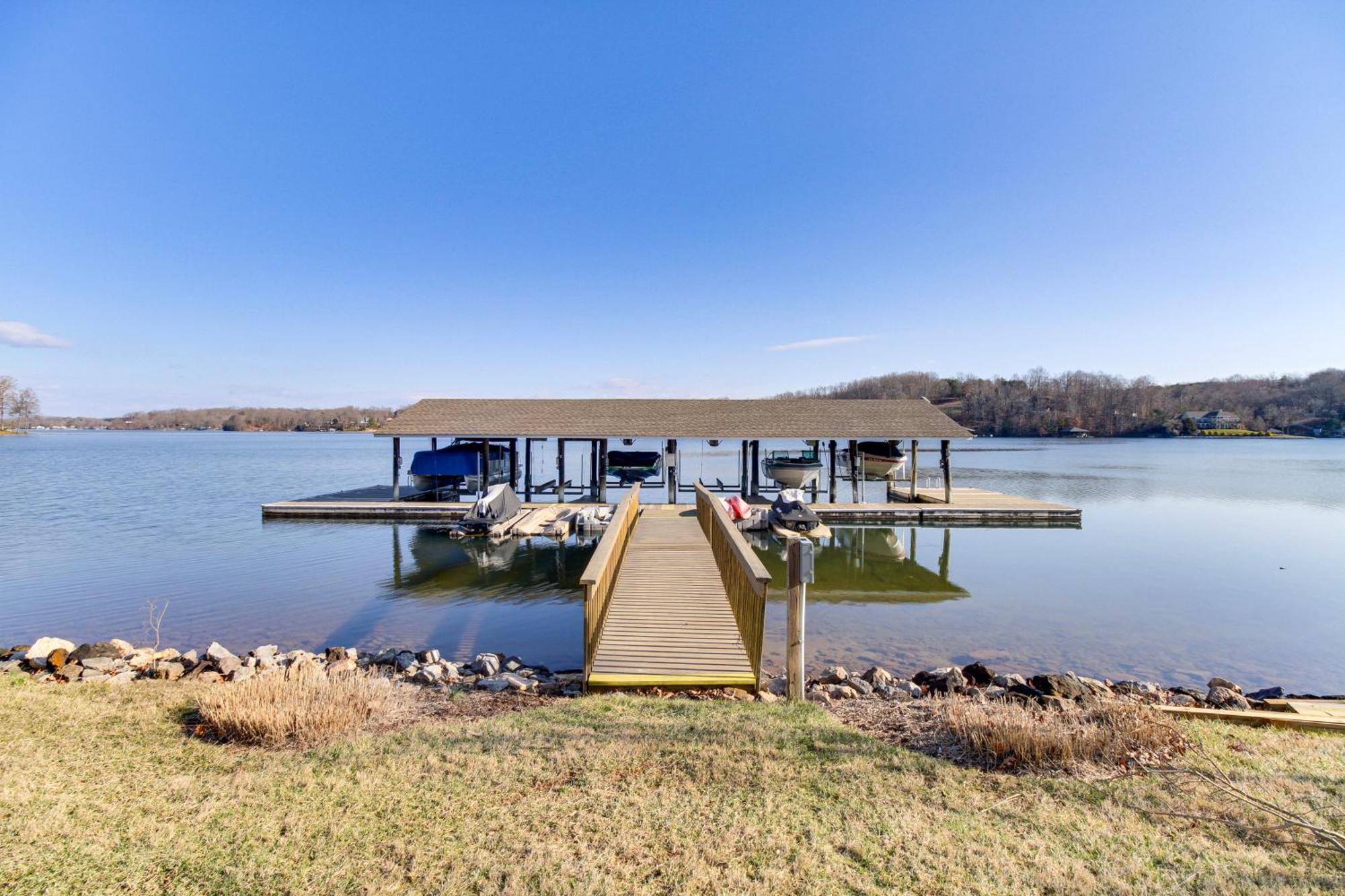 Lakefront Moneta Home With Community Boat Dock! Екстериор снимка